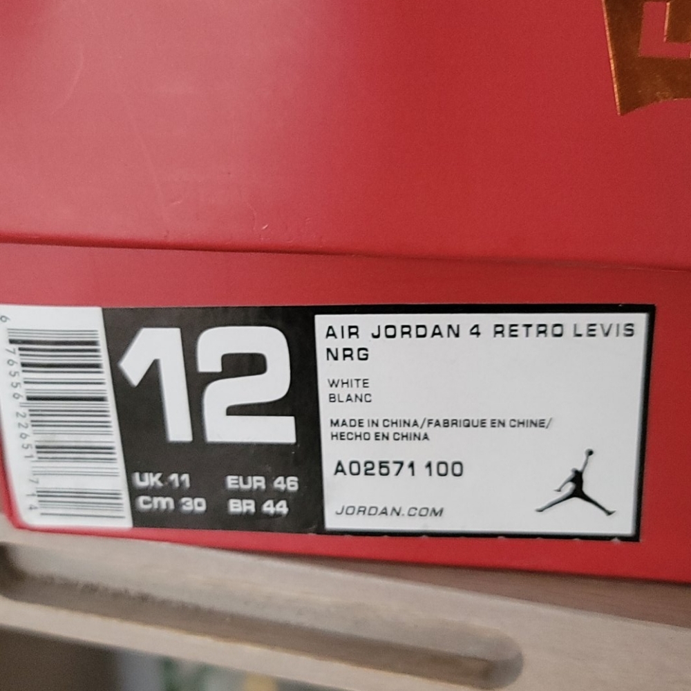 Air Jordan Nikes - Picture 12 of 16